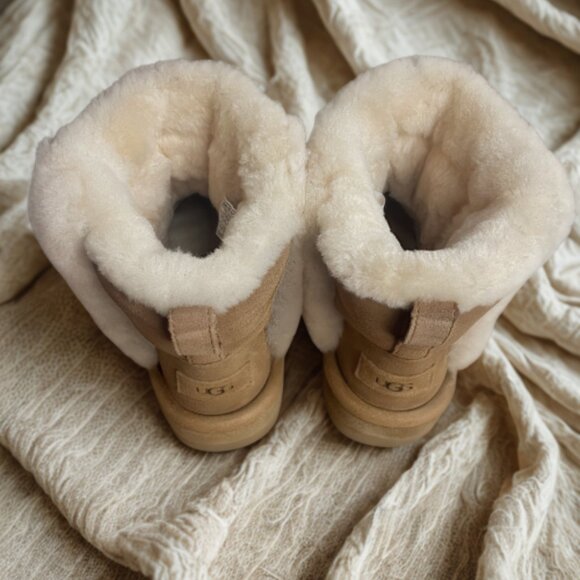 NEW UGG Classic Chillapeak Shearling Platform Boots — Women’s Size 9 - Picture 10 of 16